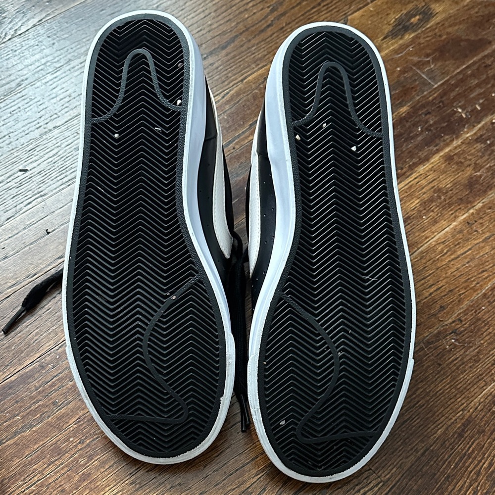 Nike court tour black and white leather shoes 9 - Picture 7 of 7